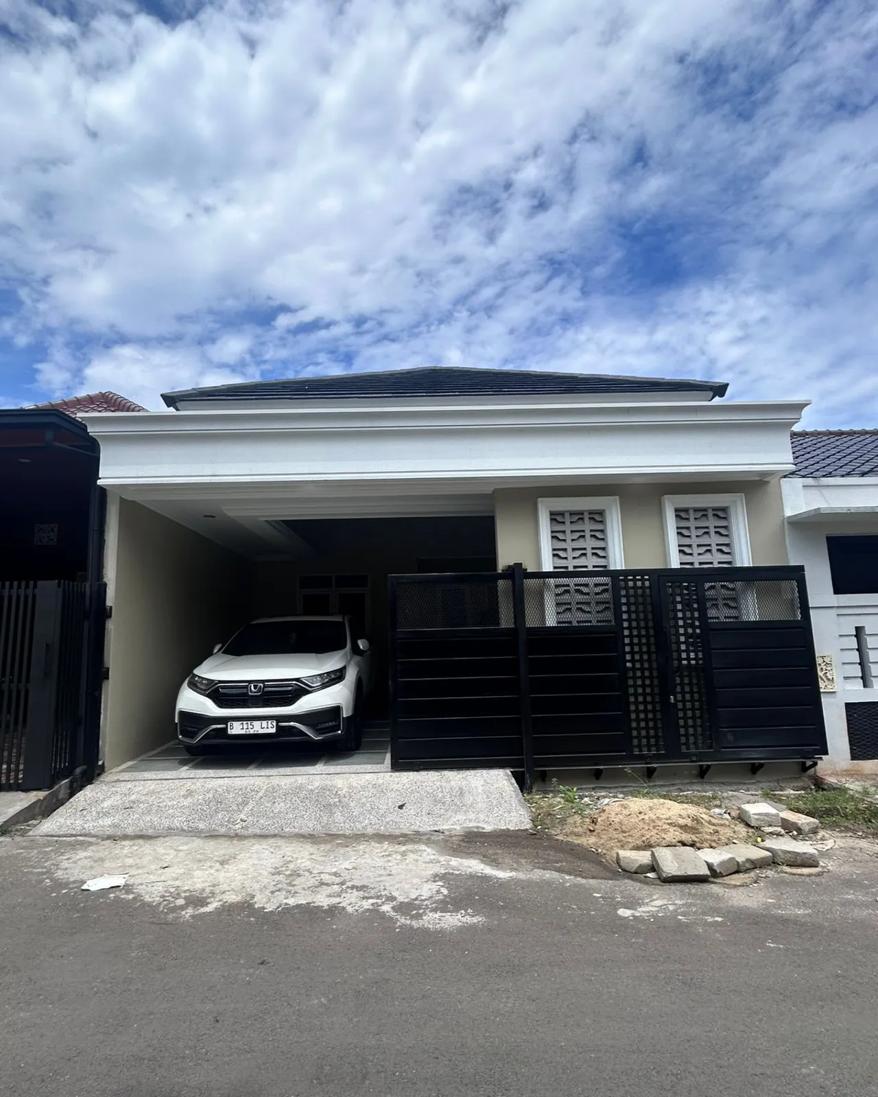 Rumah di gratindo Residence